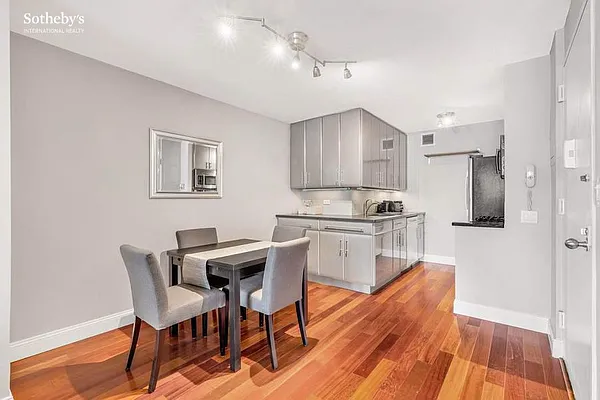 Rented by Sotheby's International Realty | media 12