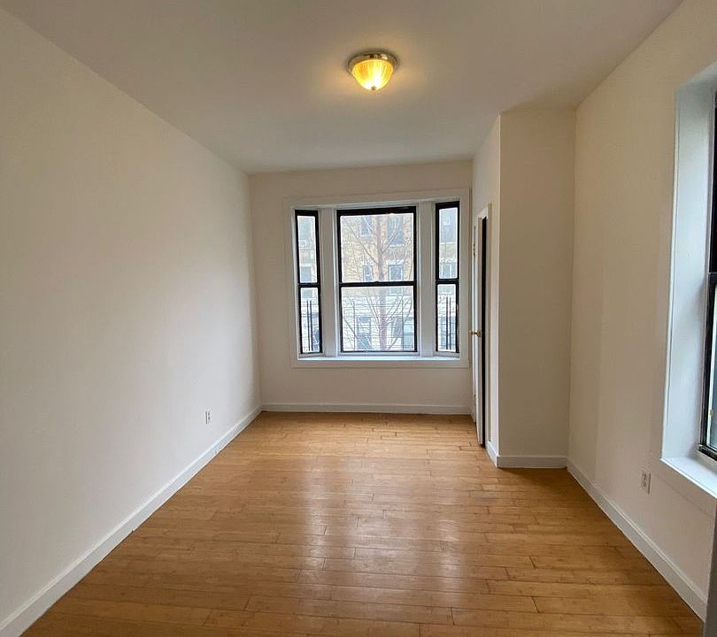 1st image of 951 E 179th St APT 6