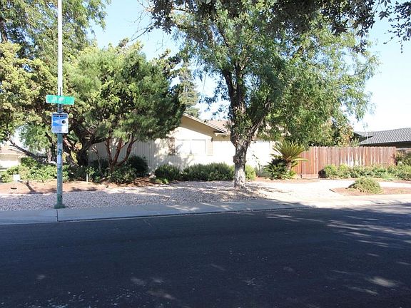 5th image of 1912 Vista Dr