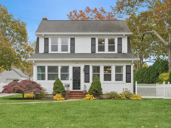 148 Woodhull Avenue, Riverside, NY 11901