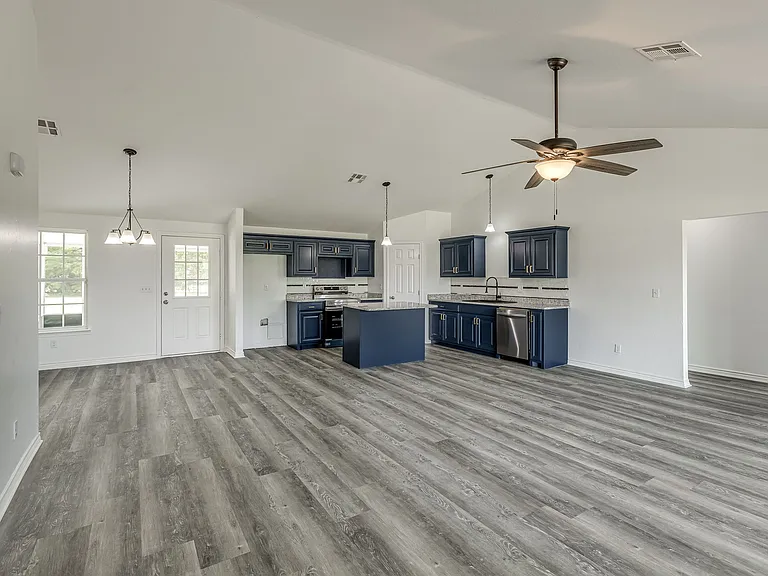 6151 Wooster St — Photo 3