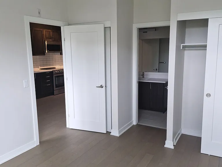 360 Deschatelets Ave #104 — Photo 16