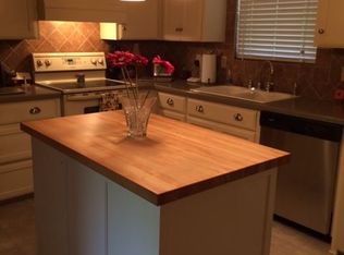 115 Azalea St, Heflin, AL 36264