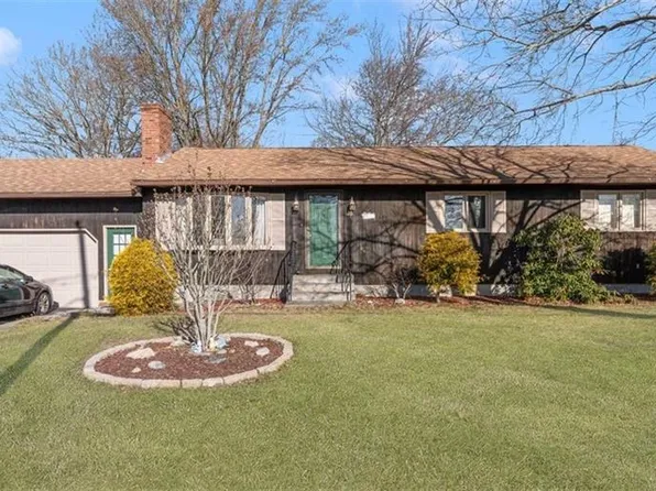 15 Morris St, West Warwick, RI 02893