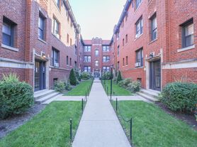 2627 N Spaulding Ave