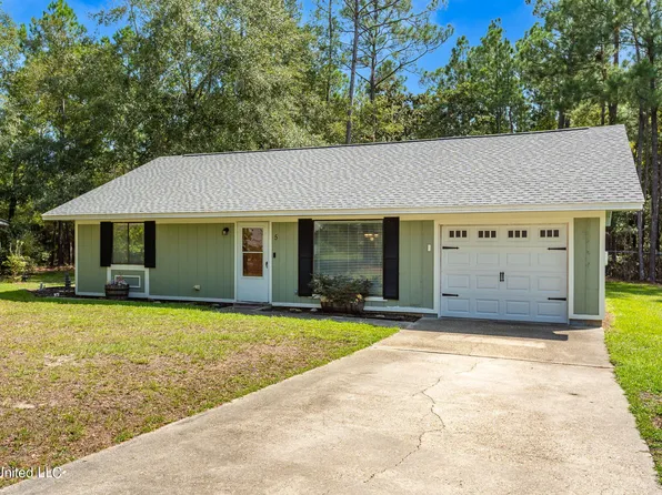 5 Live Oak Ct, Diamondhead, MS 39525
