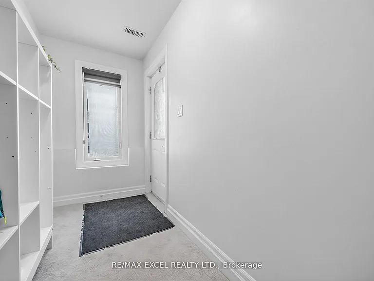 1454 Stovell Cres — Photo 33