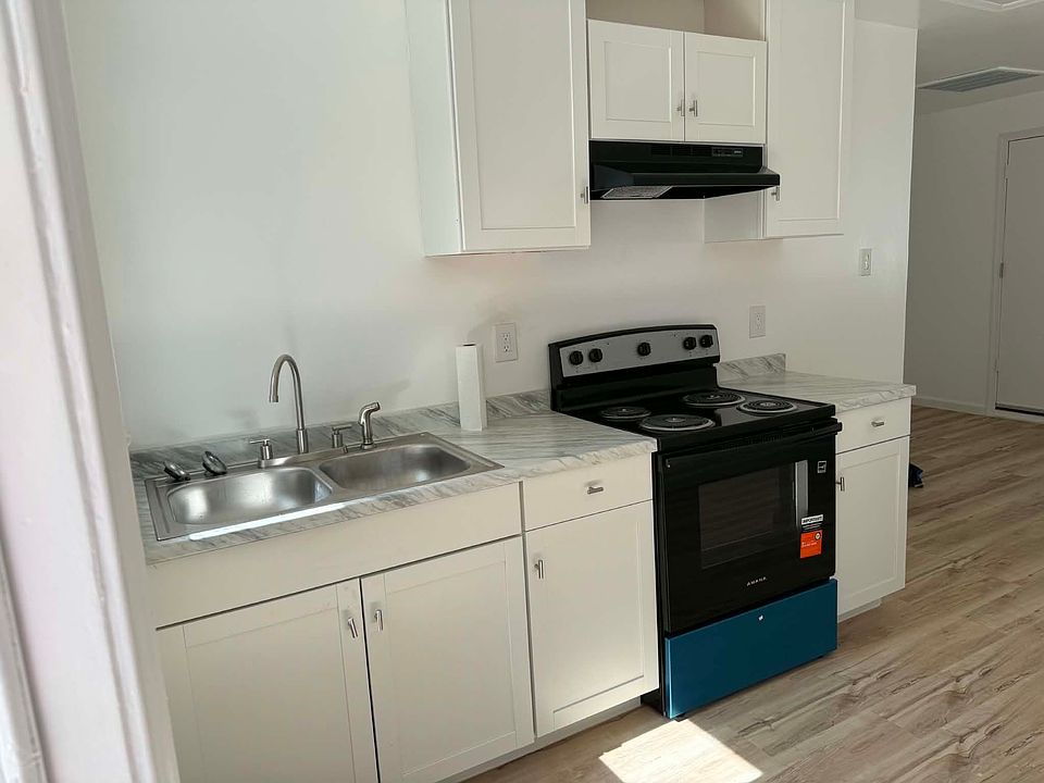 1st image of 213 Hughes St #3