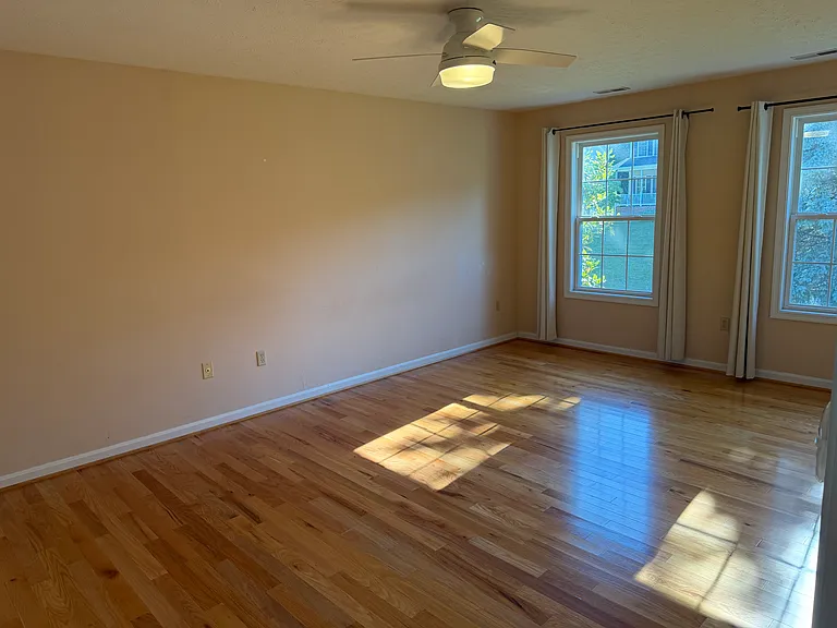 106 Clevenger Ct — Photo 31