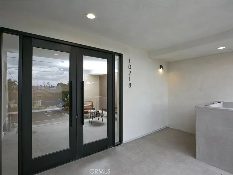 10218 Fernglen Ave #101 — Photo 29