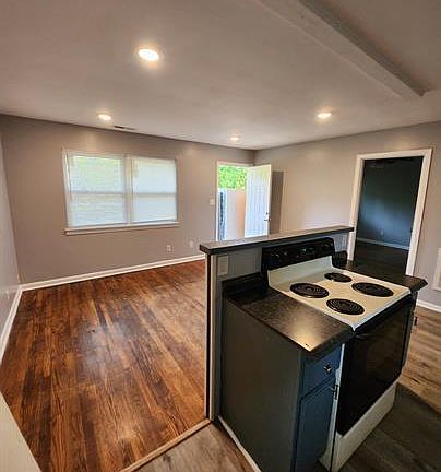 3rd image of 3310 Montview Dr #F