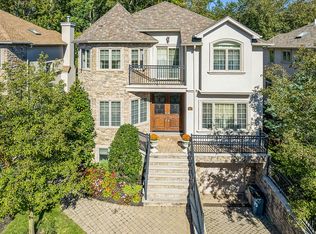 27 Bruno Ln, Staten Island, NY 10307