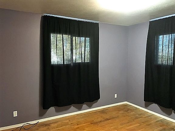 4th image of 845 N Vista Dr