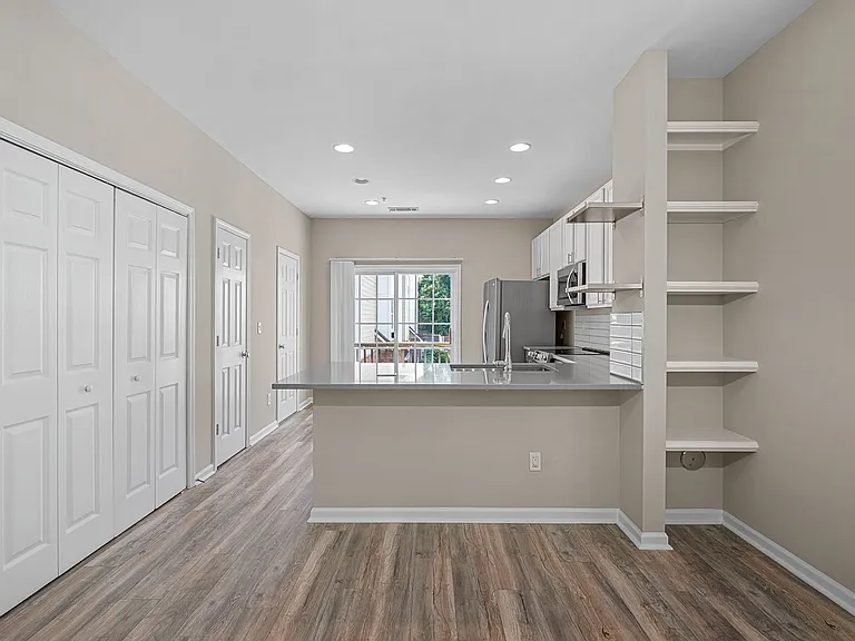 2632 Weddington Ave — Photo 10
