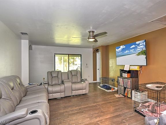 5th image of 471 Shadow Lakes Dr