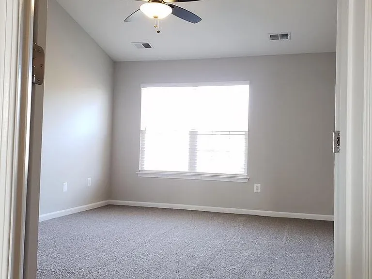 4804 Tothill Dr — Photo 11