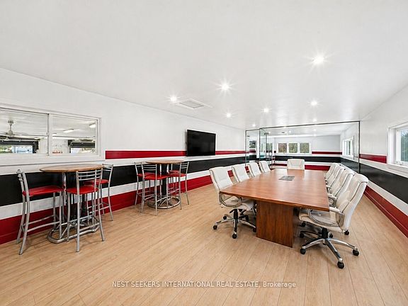 5th image of 2330 King Vaughan Rd
