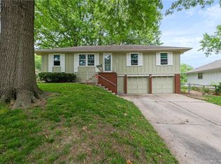 3626 Queen Ridge Dr, Independence, MO 64055