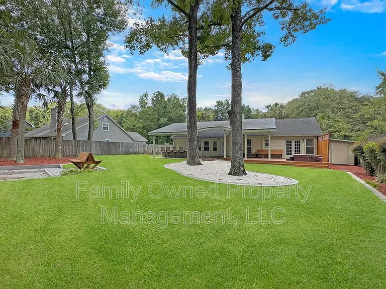 105 Pryors Ln — Photo 9