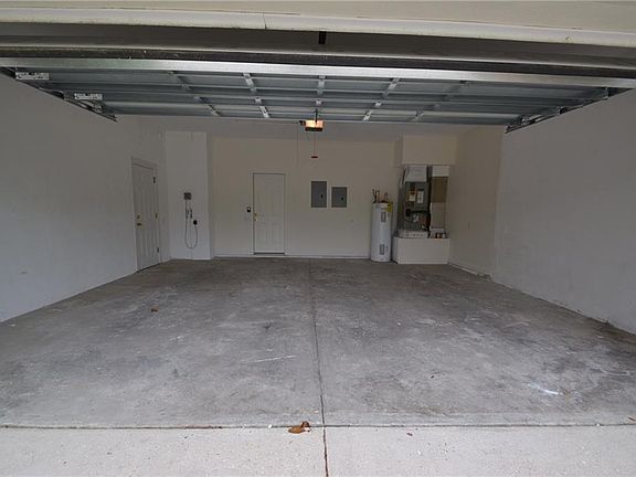 3rd image of 4000 Carnaby Dr