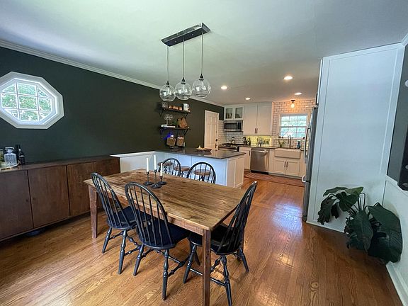 3rd image of 8743 Minnehaha Ln