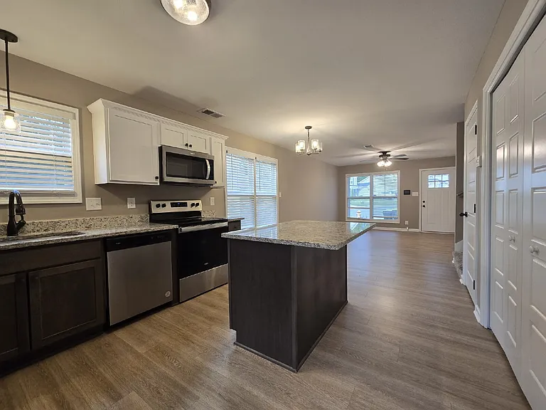 1176 Cottonwood Dr — Photo 8