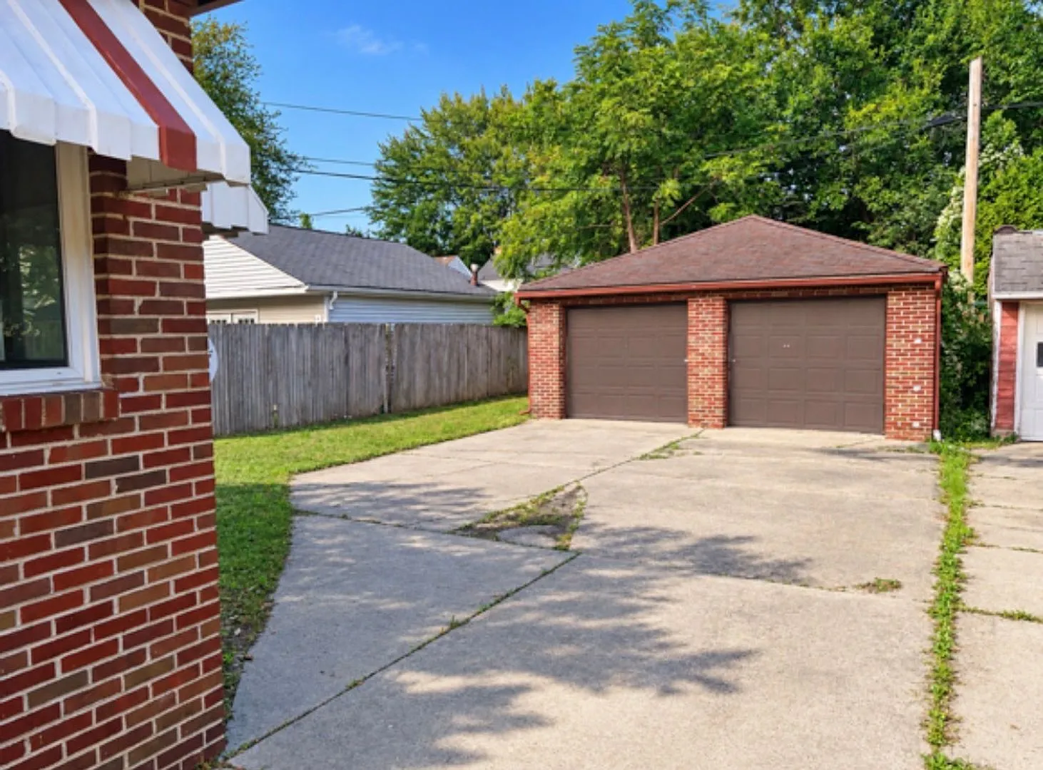 2 Bed 1 Bath — Photo 2