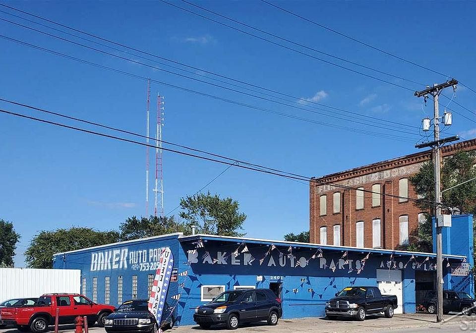 1st image of 2401 E Holland Ave