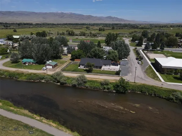 301 Wray St, Twin Bridges, MT 59754