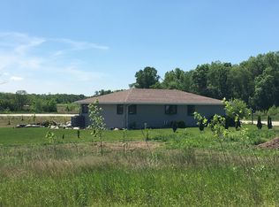 525 Red Tail Loop, Waldo, WI 53093