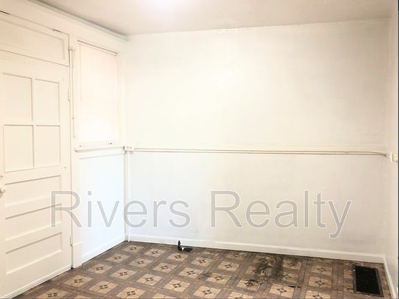 3rd image of 2751 Pestalozzi St