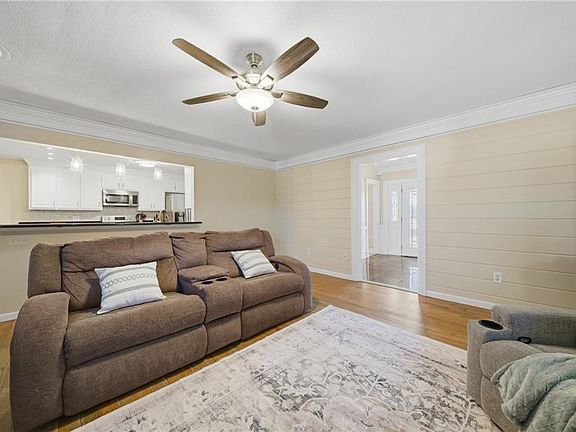 2nd image of 516 Benefit Rd