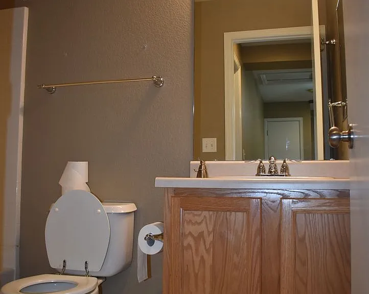 7916 S Kittredge St — Photo 14