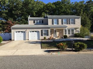 12 Remsen Dr, Howell, NJ 07731