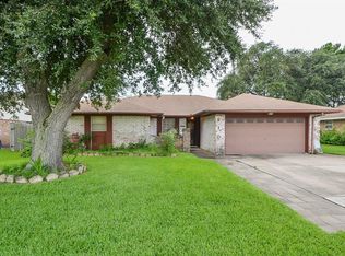910 E San Augustine St, Deer Park, TX 77536
