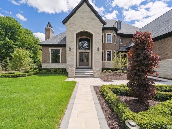 37644 Hidden Valley, Clinton Township, MI 48036