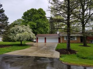 3830 Lone Elm Dr, Brookfield, WI 53005