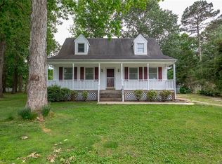 24209 Gloria Dr, North Dinwiddie, VA 23803