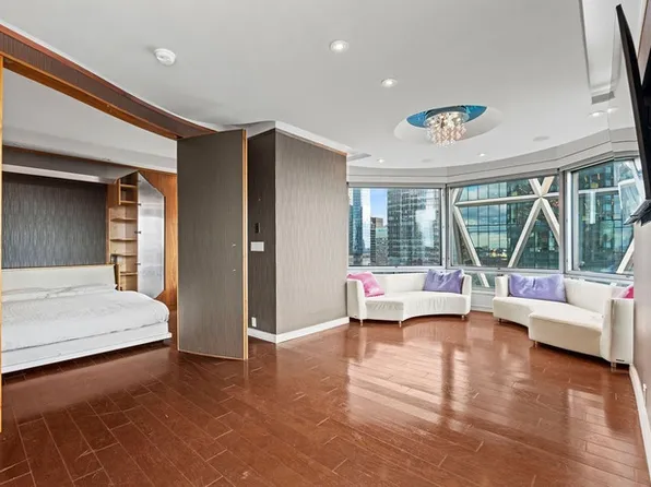 301 West 57th Street image 3 of 18