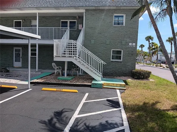 5287 81st St N APT 26, Saint Petersburg, FL 33709