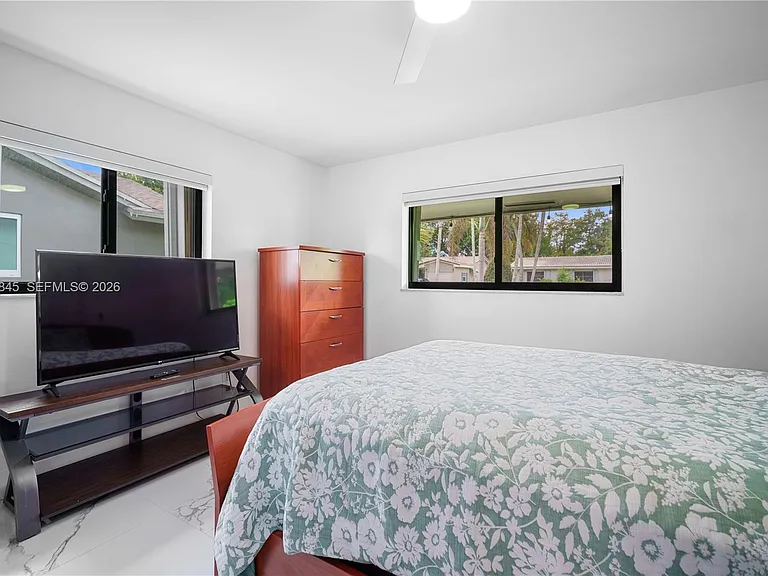 4241 NW 9th Ct #EFFICIENCY — Photo 8