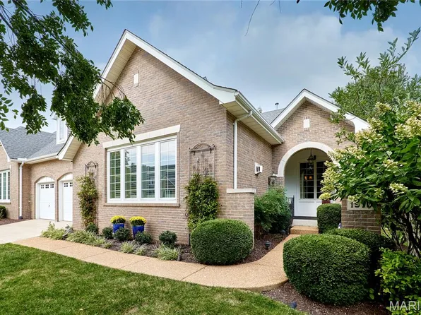 1970 Chesterfield Ridge Cir, Chesterfield, MO 63017