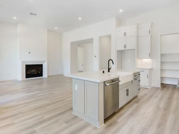 5861 Brookshire Dr, Rocklin, CA 95677