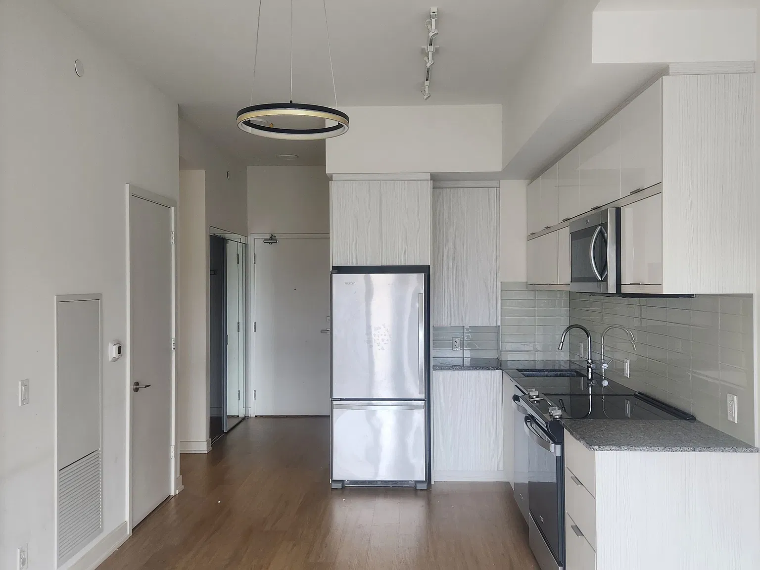 2 bed, $2,300 — Photo 4