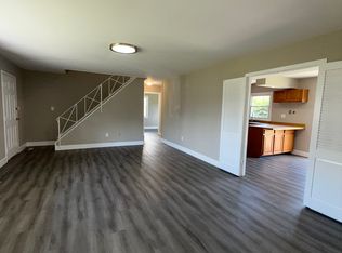 30 Messenger Ln, Willingboro, NJ 08046