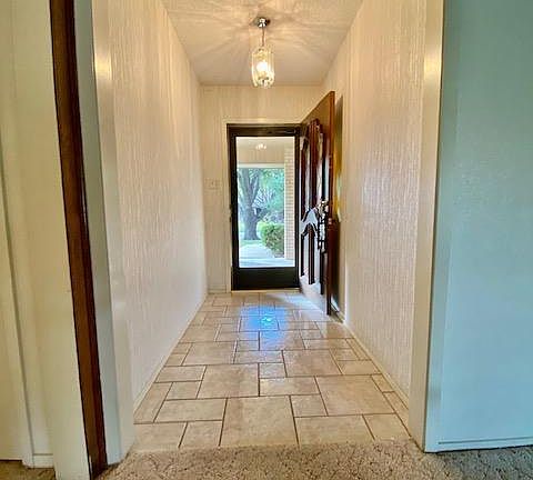 3rd image of 3338 Shadyhill Dr
