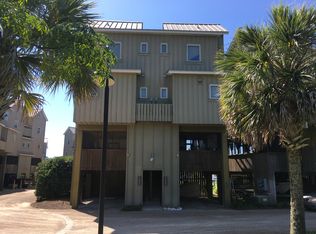 288 Pirates Landing Dr, Apalachicola, FL 32320