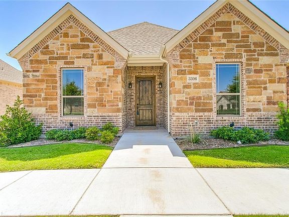 4th image of 3306 Fountain Way
