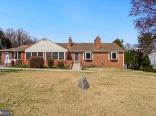 18208 Muncaster Rd, Derwood, MD 20855