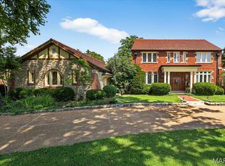 9616 S Geyer Rd, Saint Louis, MO 63127